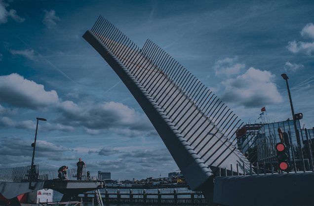 Movable bridge infrastructure actuator system